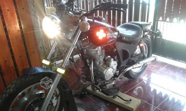 Moto con estilo impecable