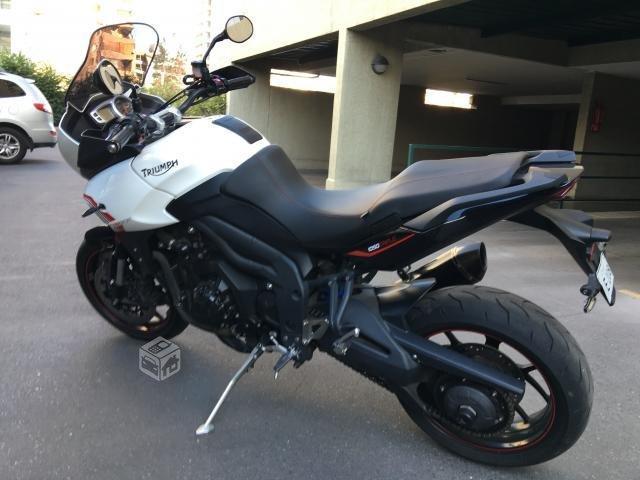 Triumph tiger sport 1050 impecable con accesorios