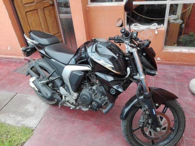 Moto yamaha fz 2016