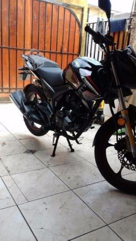 Moto Loncin CR1