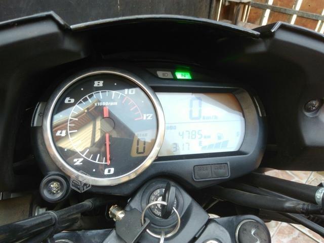 Moto Suzuki GS 150