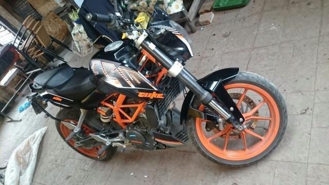 Moto KTM 390 DUKE, 2016