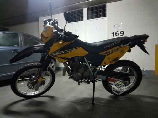 Moto Honda Tornado 250