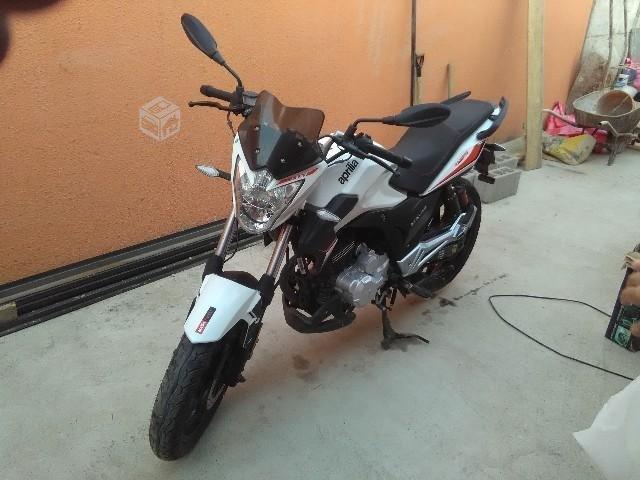 Moto aprilia stx