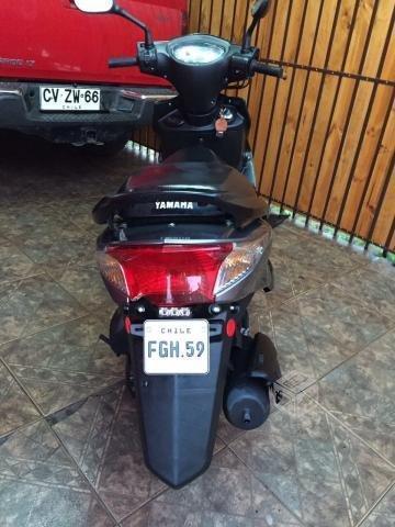 Moto scooter yamaha cygnuz 125