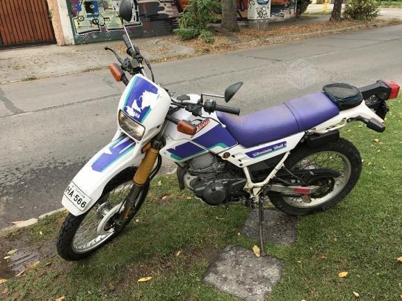 Yamaha XT Enduro 225cc impecable