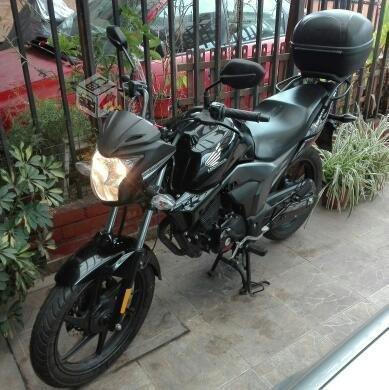 Moto Honda Invicta (150cc)