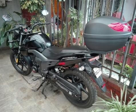 Moto Honda Invicta (150cc)