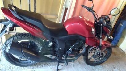 moto Honda Invicta 150cc