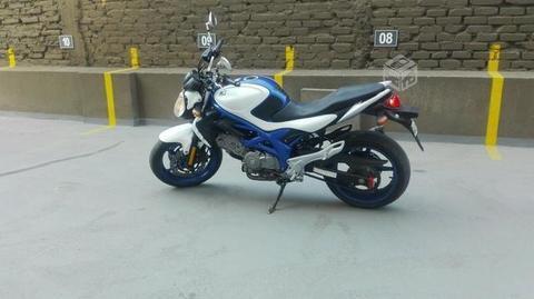 Suzuki sfv 650 gladius