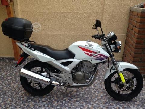 Moto Honda cbx 250 blanca