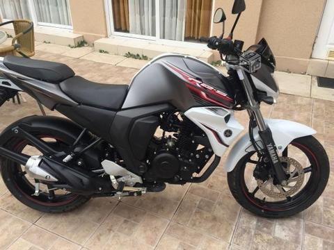 Moto Yamaha FZ16