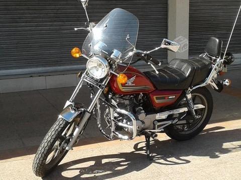 Flamante moto Honda