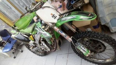 Kawasaki KXF 450 por apuro