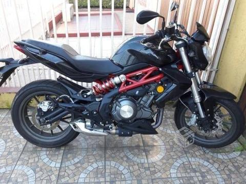 Moto benelli tnt 300