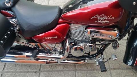 Extraordinaria moto custom