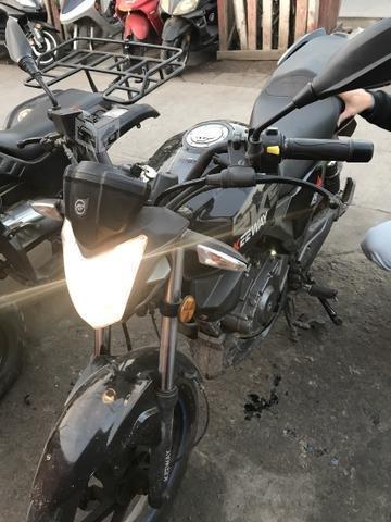 Moto 150cc impeque