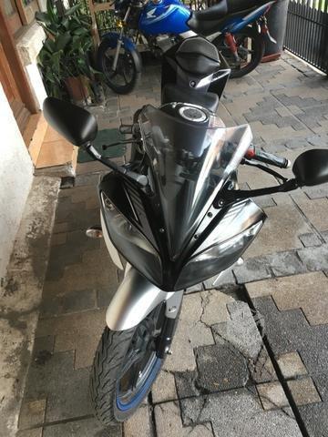 Yamaha r15