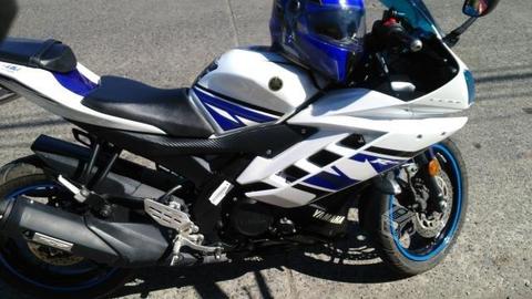 Moto Yamaha R15 S.E V2.0