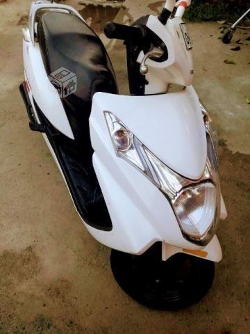 Moto honda elite 2014