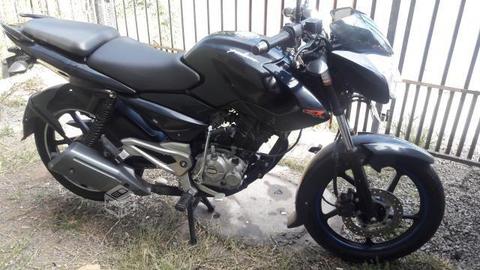 Moto pulsar 135