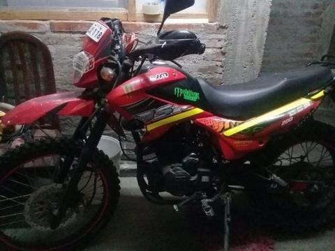 Moto UM 200