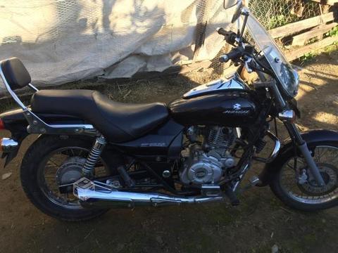 Moto bajaj avenger 220