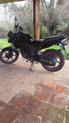 Moto Honda Invicta