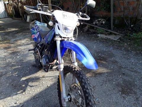 Moto um 200cc