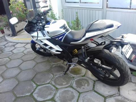 Yamaha R15 2015 solo 8100 kms