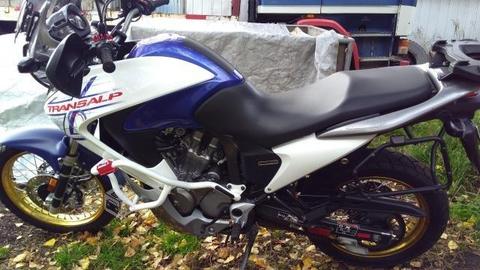 moto Honda Transalp 700 año 2012