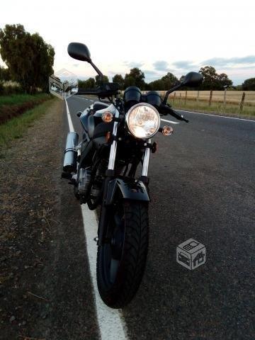 moto 250 cc único dueño (solo 2600 km )