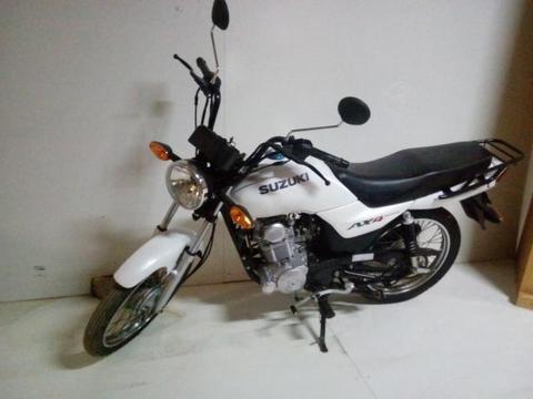 Moto suzuki GD115 HU excelente estado