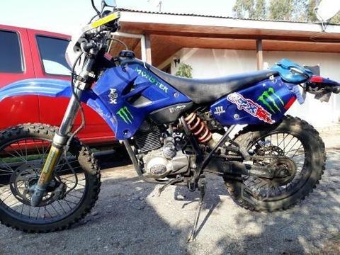 Moto um 200cc