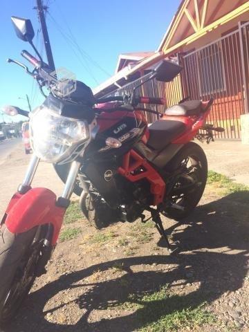 Moto um xtreet 200cc