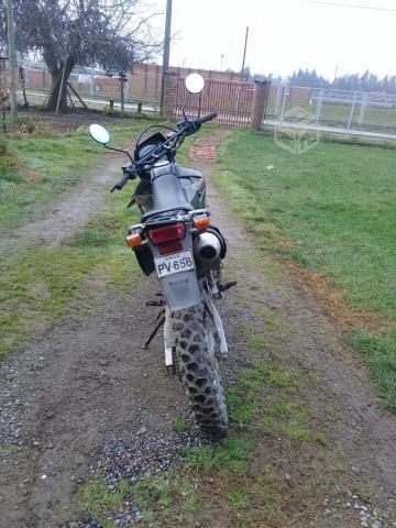 Moto Honda modelo XR 250 Tornado