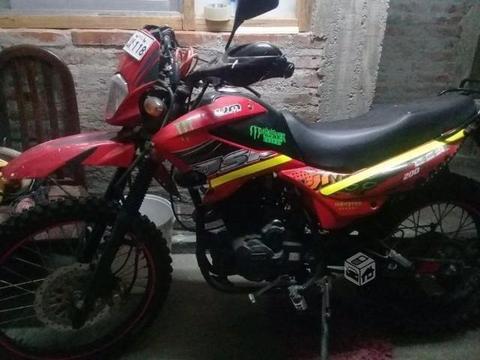 Moto UM 200