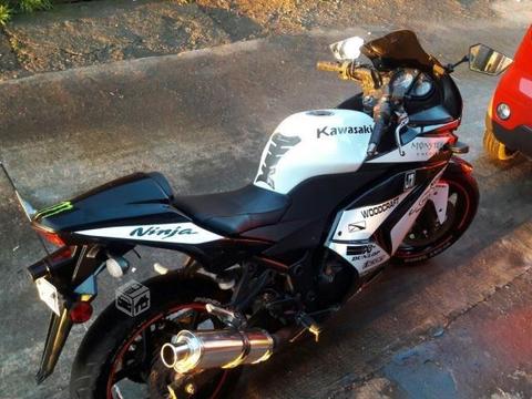 Moto Kawasaki Ninja 250r