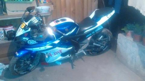 Moto Yamaha r15