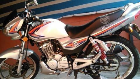 Moto Suzuki