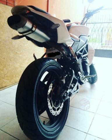 Moto 250 cc, año 2016