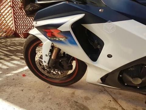 Susuki gsxr 1000 o se permuta