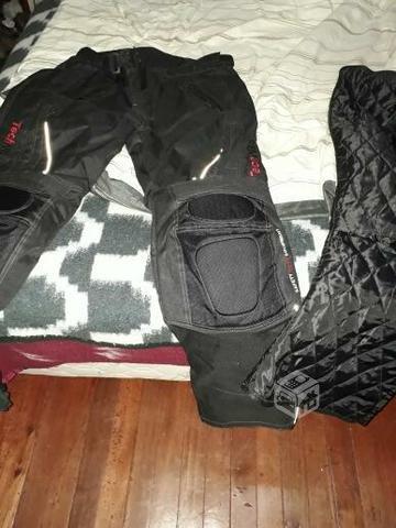 Pantalon motoquero