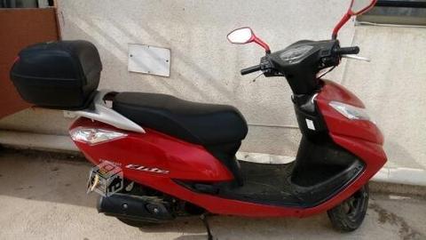 Moto honda elite scooter