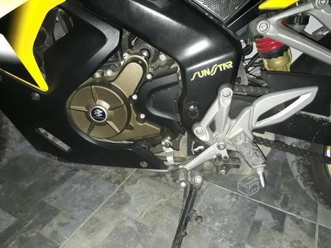 Bajaj pulsar rs 200