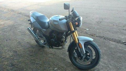 Moto custom 200cc