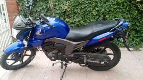 Moto Honda Invicta 150cc año 2016