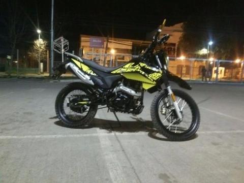 Moto um 200cc