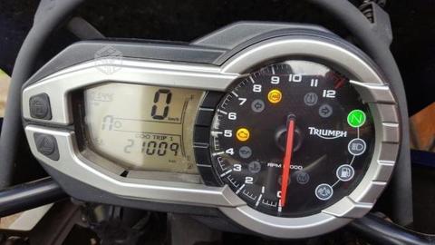 Moto triumph explorer 1200