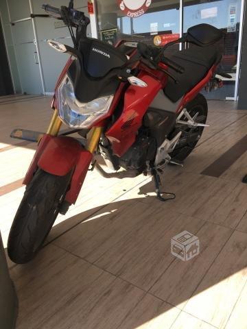 Honda cb190r roja 2017